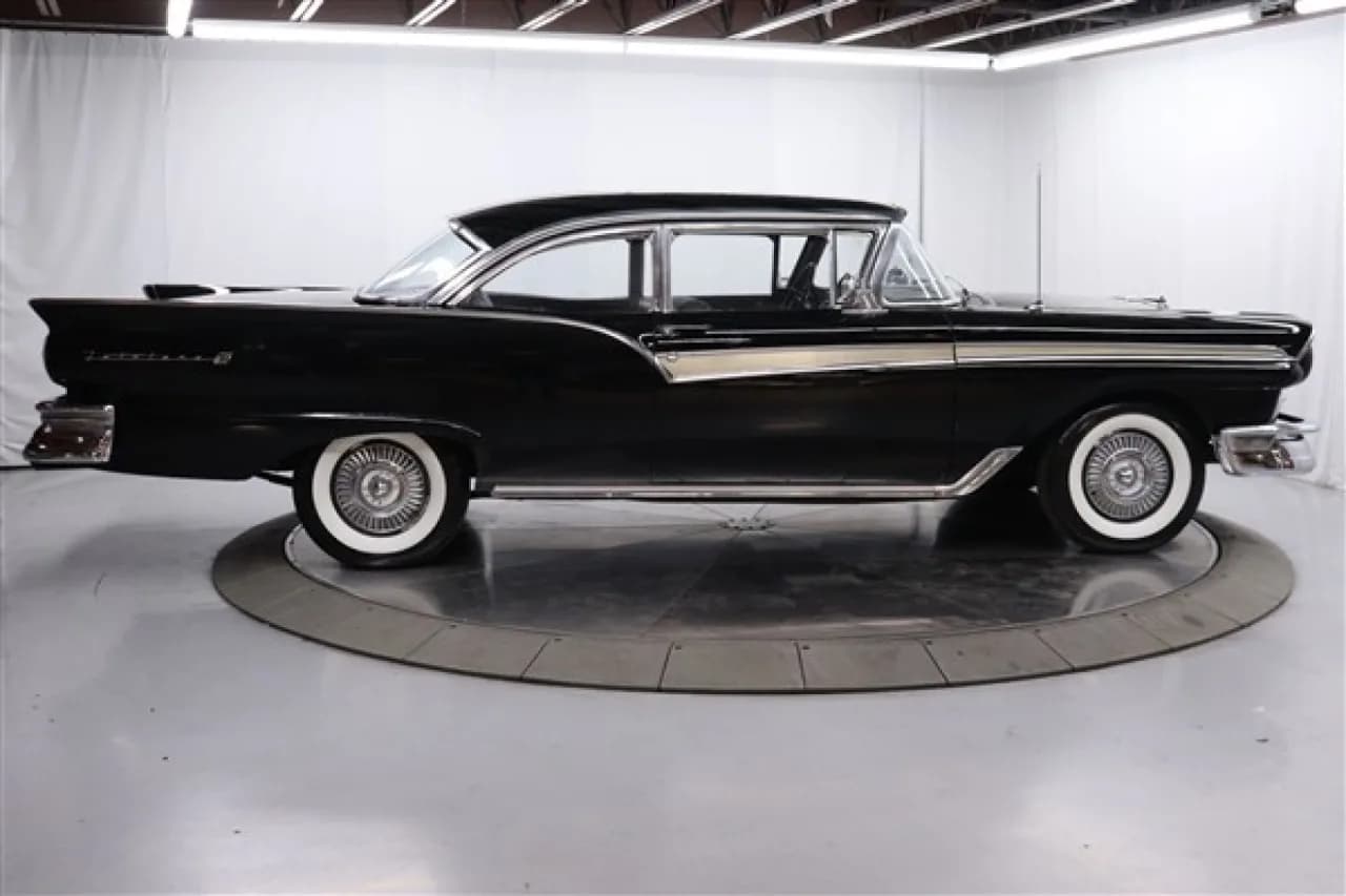 1957 Ford Fairlane - Thumbnail 8