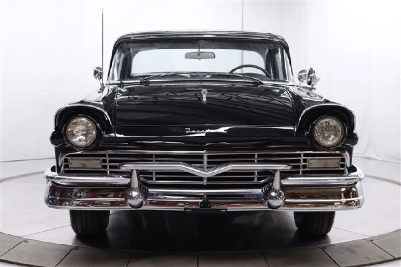 1957 Ford Fairlane - Thumbnail 3