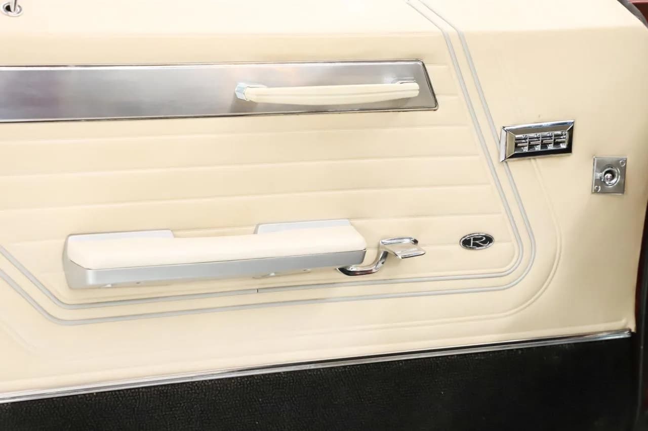 1967 Buick Riviera - Thumbnail 8