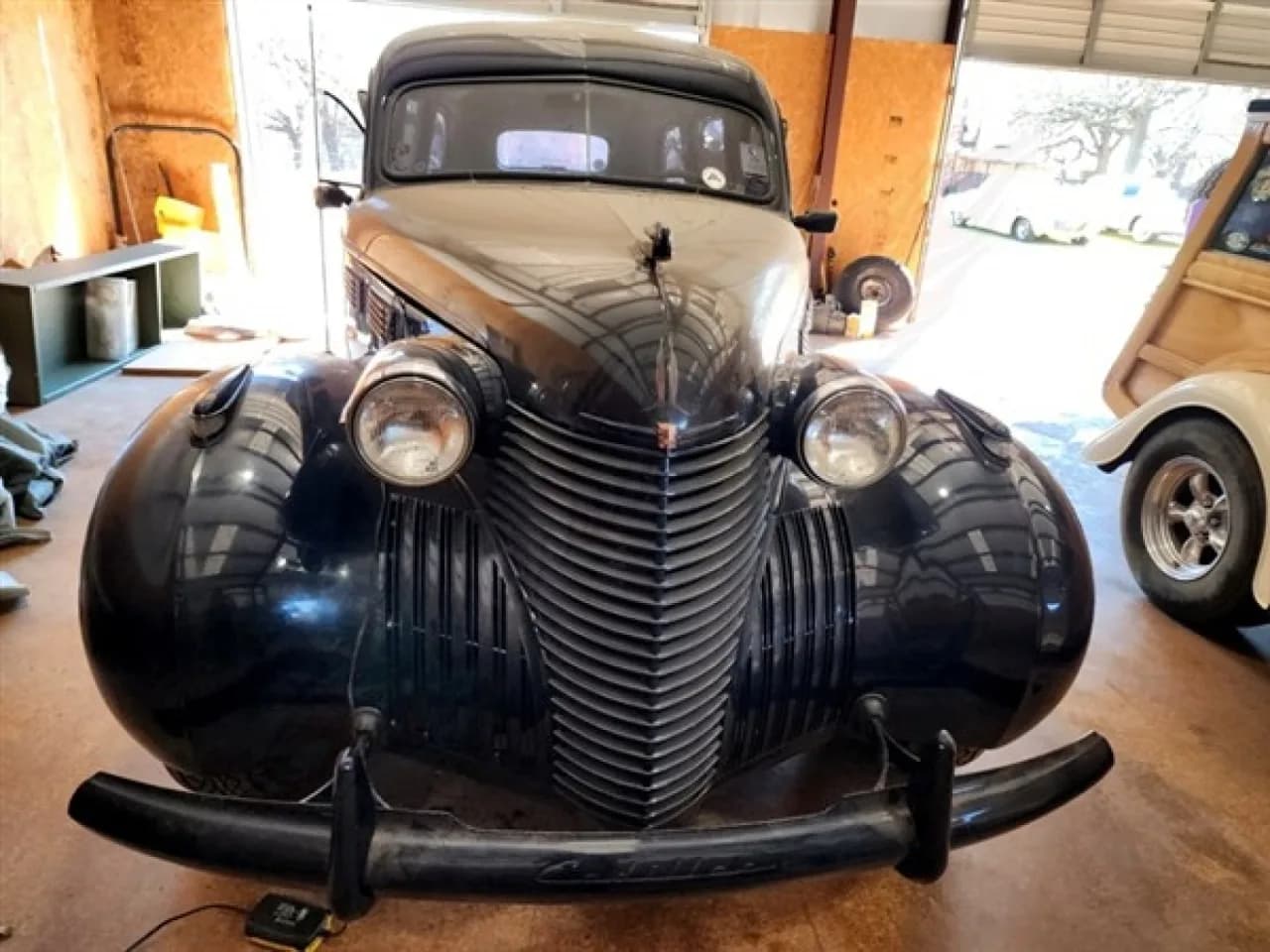 1940 Cadillac Hearse - Thumbnail 3