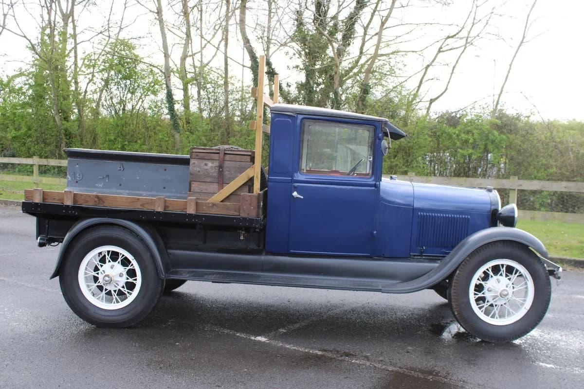 1929 Ford AA FLAT BED TRUCK - Thumbnail 2