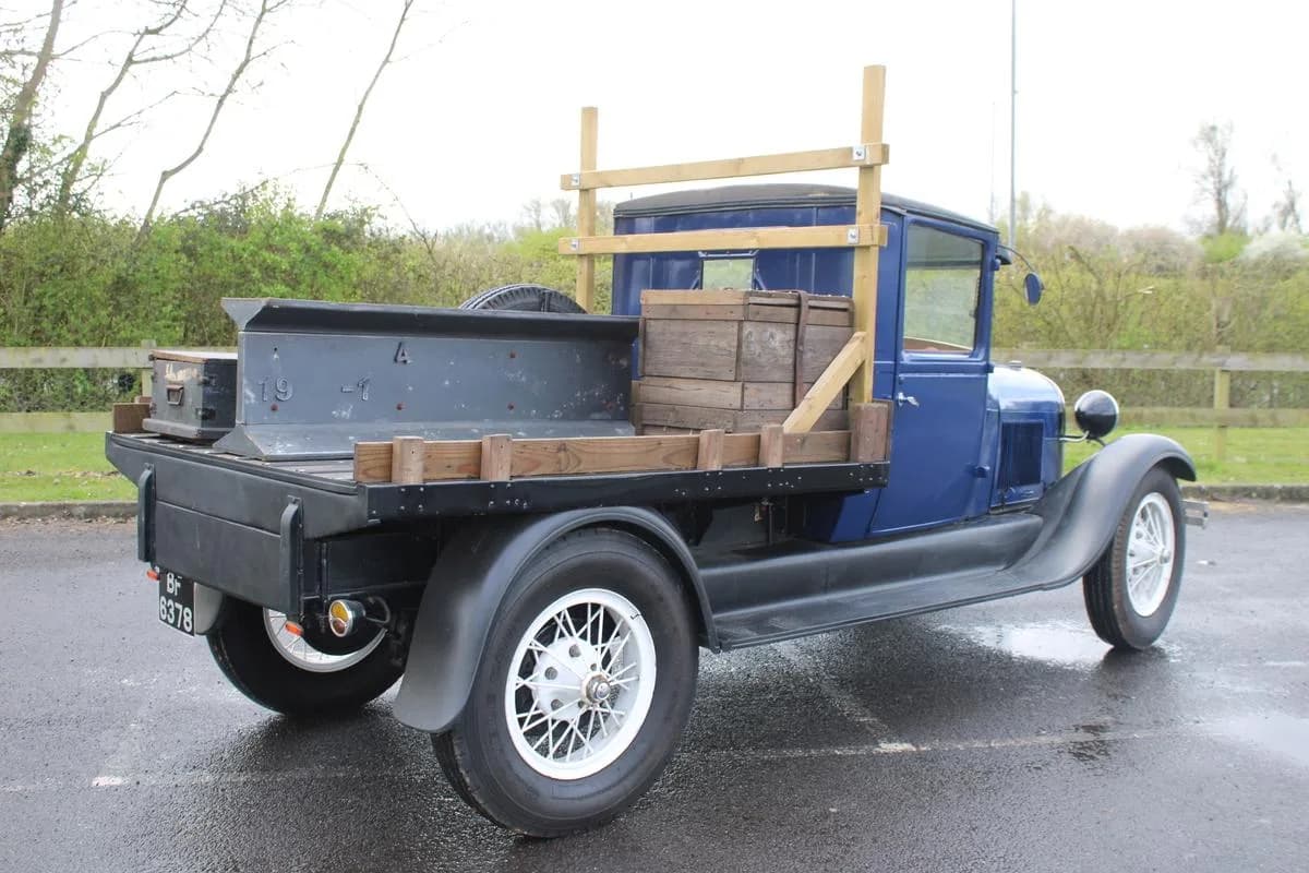 1929 Ford AA FLAT BED TRUCK - Thumbnail 3