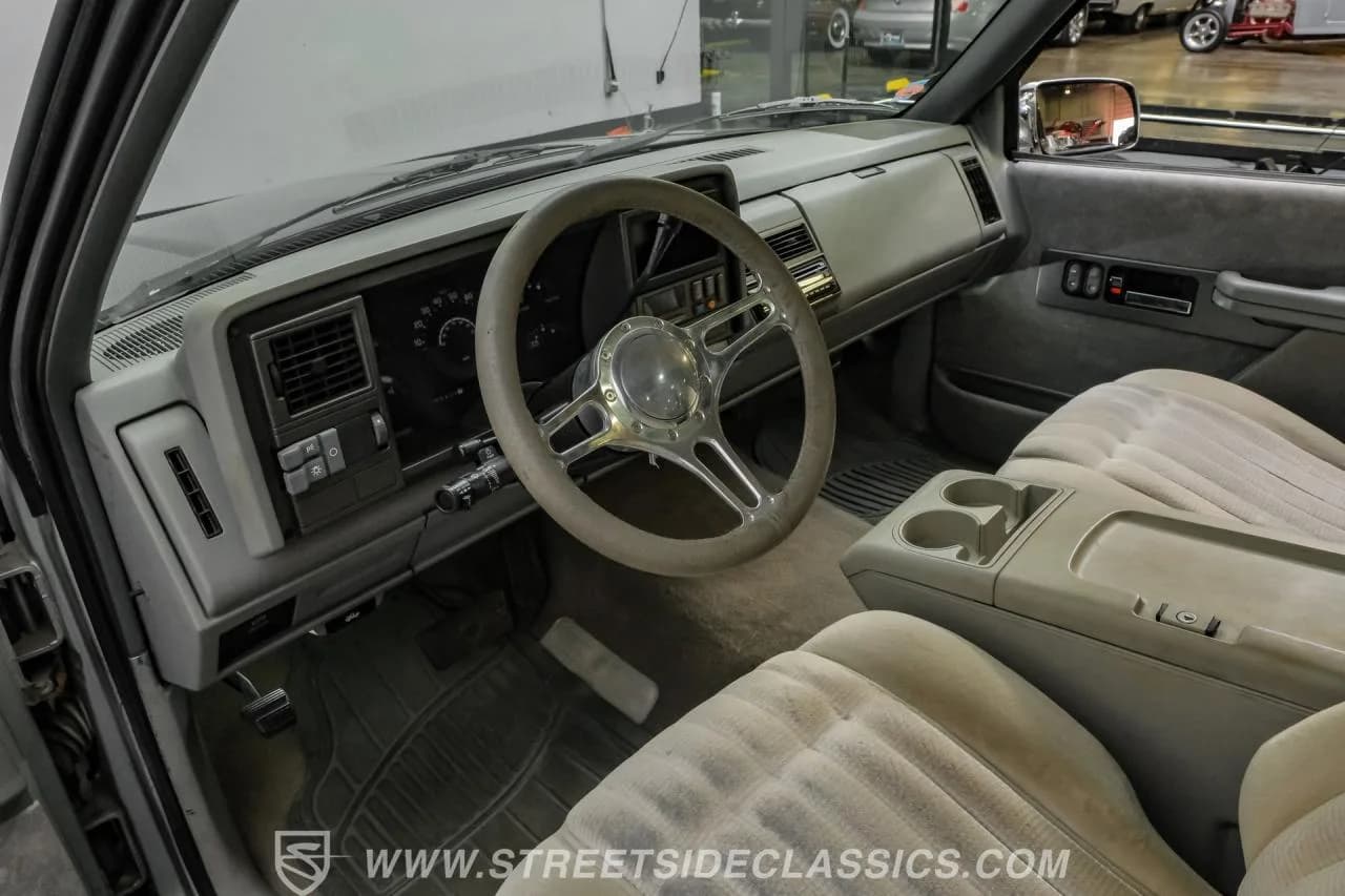 1990 Chevrolet C1500 Silverado Stepside - Thumbnail 4