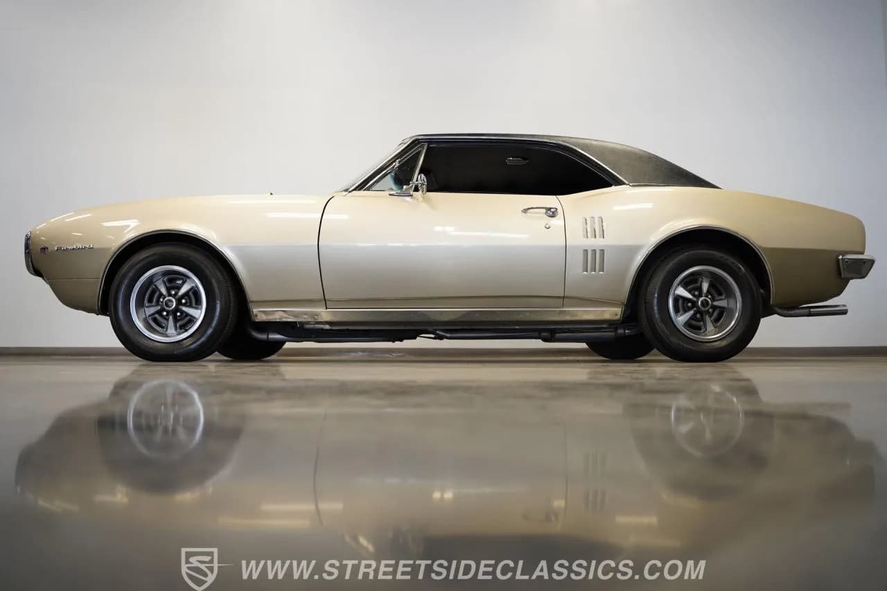 1967 Pontiac Firebird 400 - Thumbnail 2