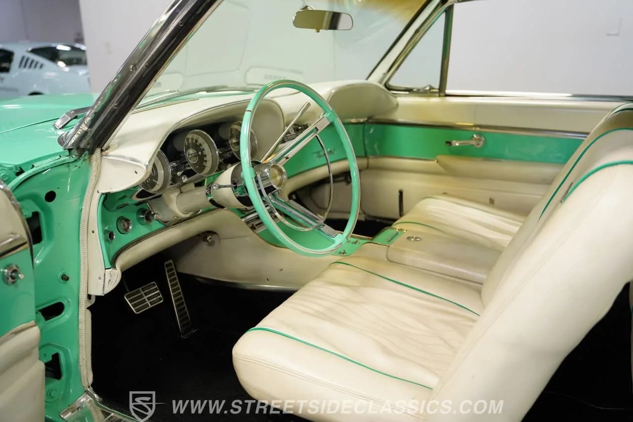 1963 Ford Thunderbird Landau - Thumbnail 4