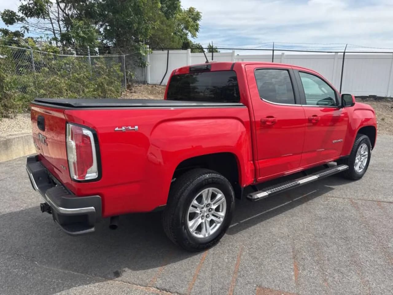 2019 GMC Canyon SLE - Thumbnail 3