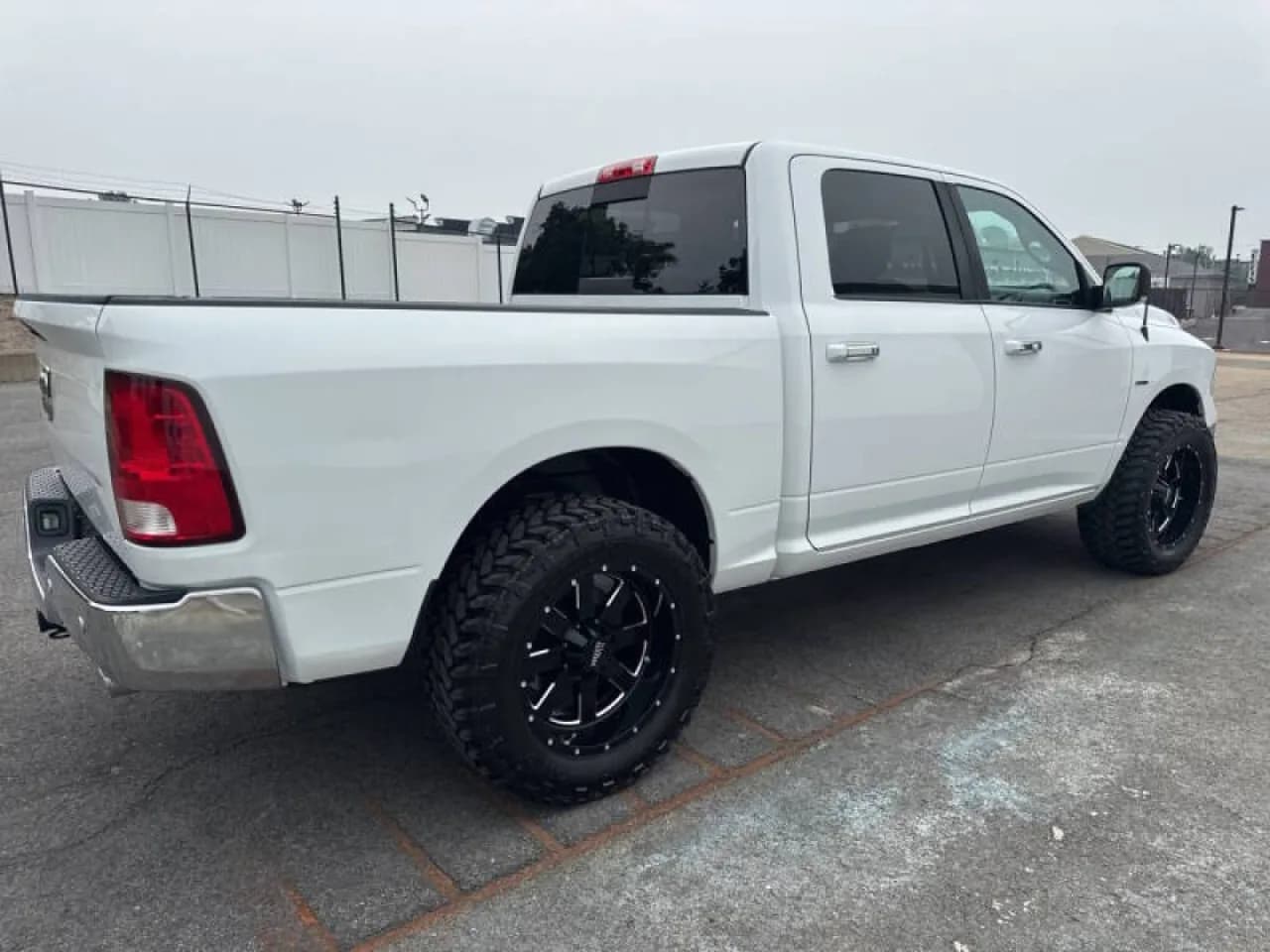 2017 RAM 1500 Big Horn - Thumbnail 3