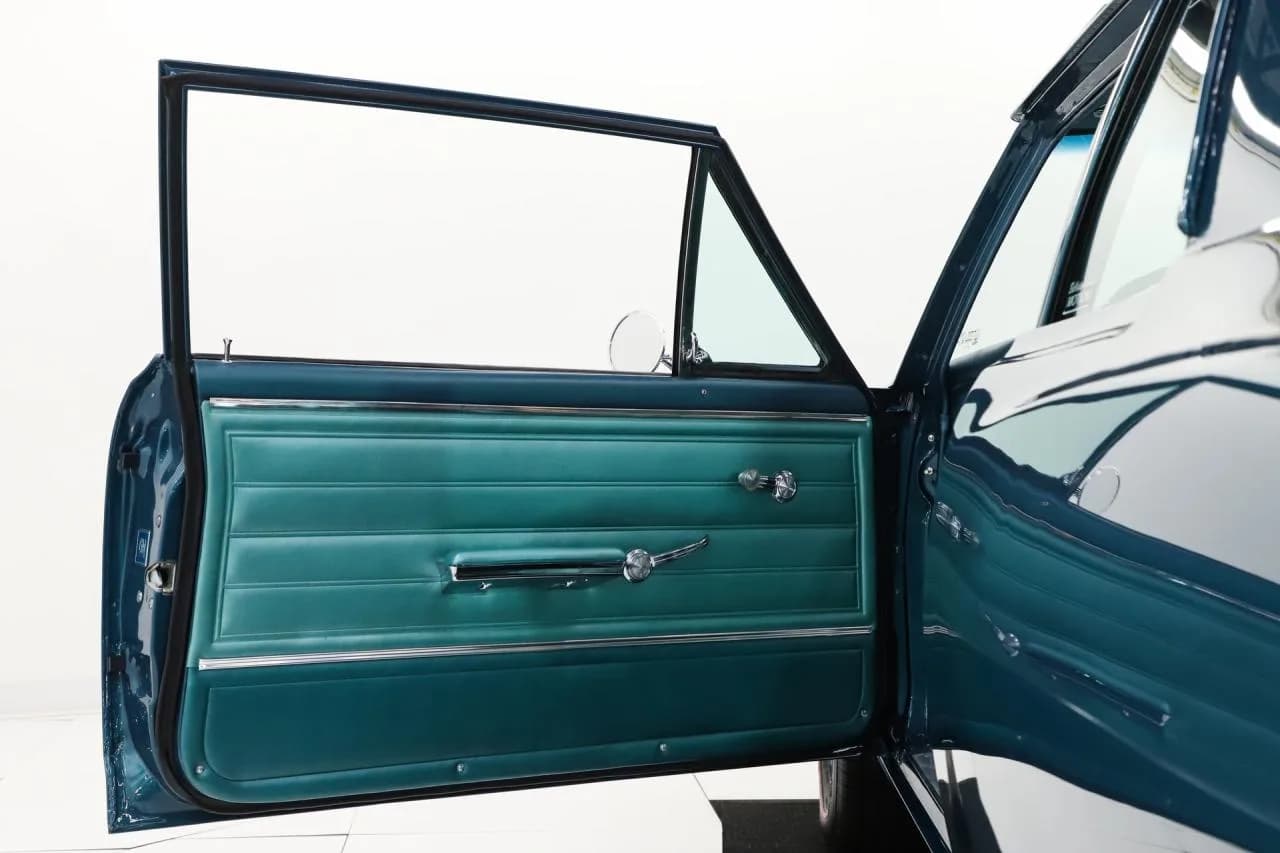 1965 Chevrolet Chevelle 300 Deluxe - Thumbnail 8