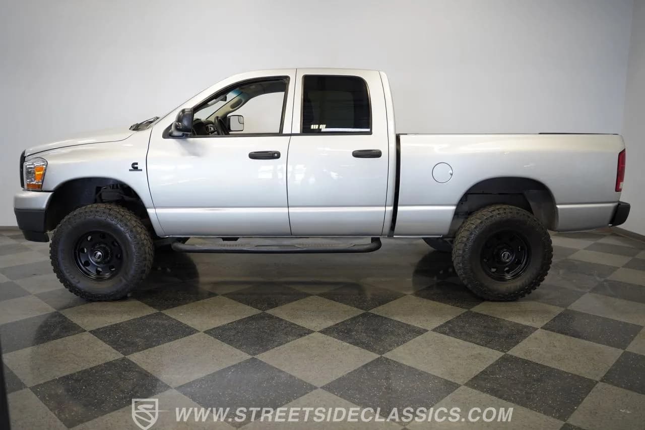 2006 Dodge Ram 2500 Laramie Cummins 4x4 - Thumbnail 2