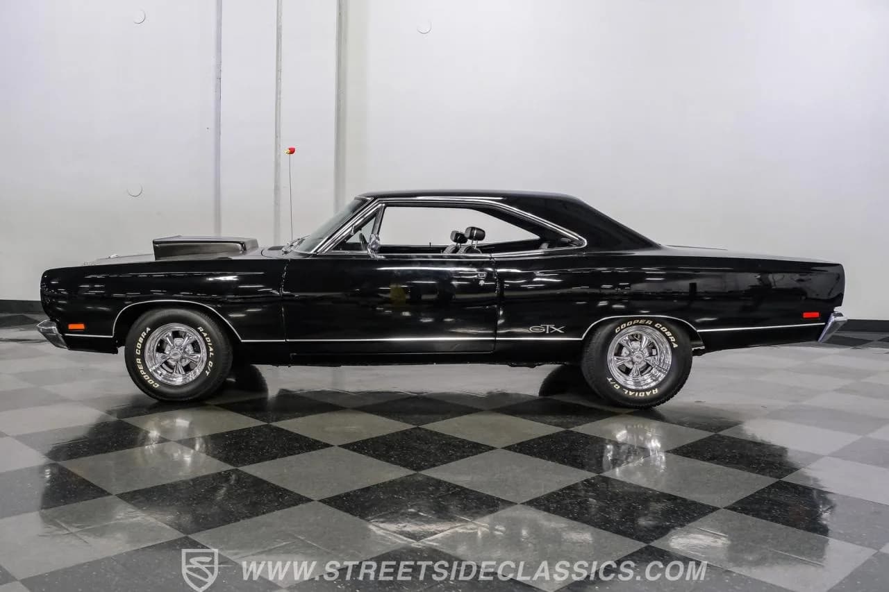 1969 Plymouth GTX 572 HEMI - Thumbnail 2