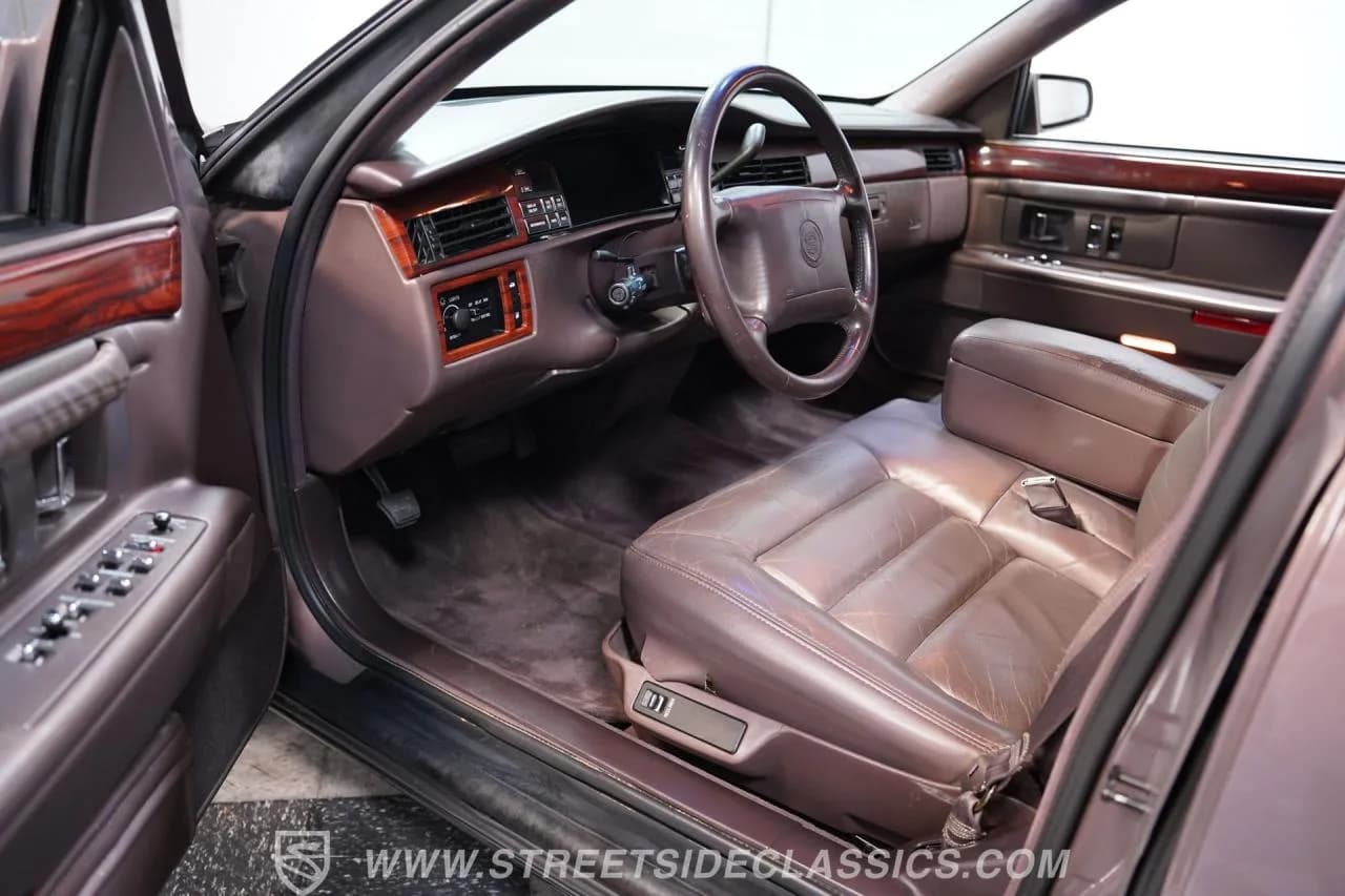 1995 Cadillac DeVille - Thumbnail 4