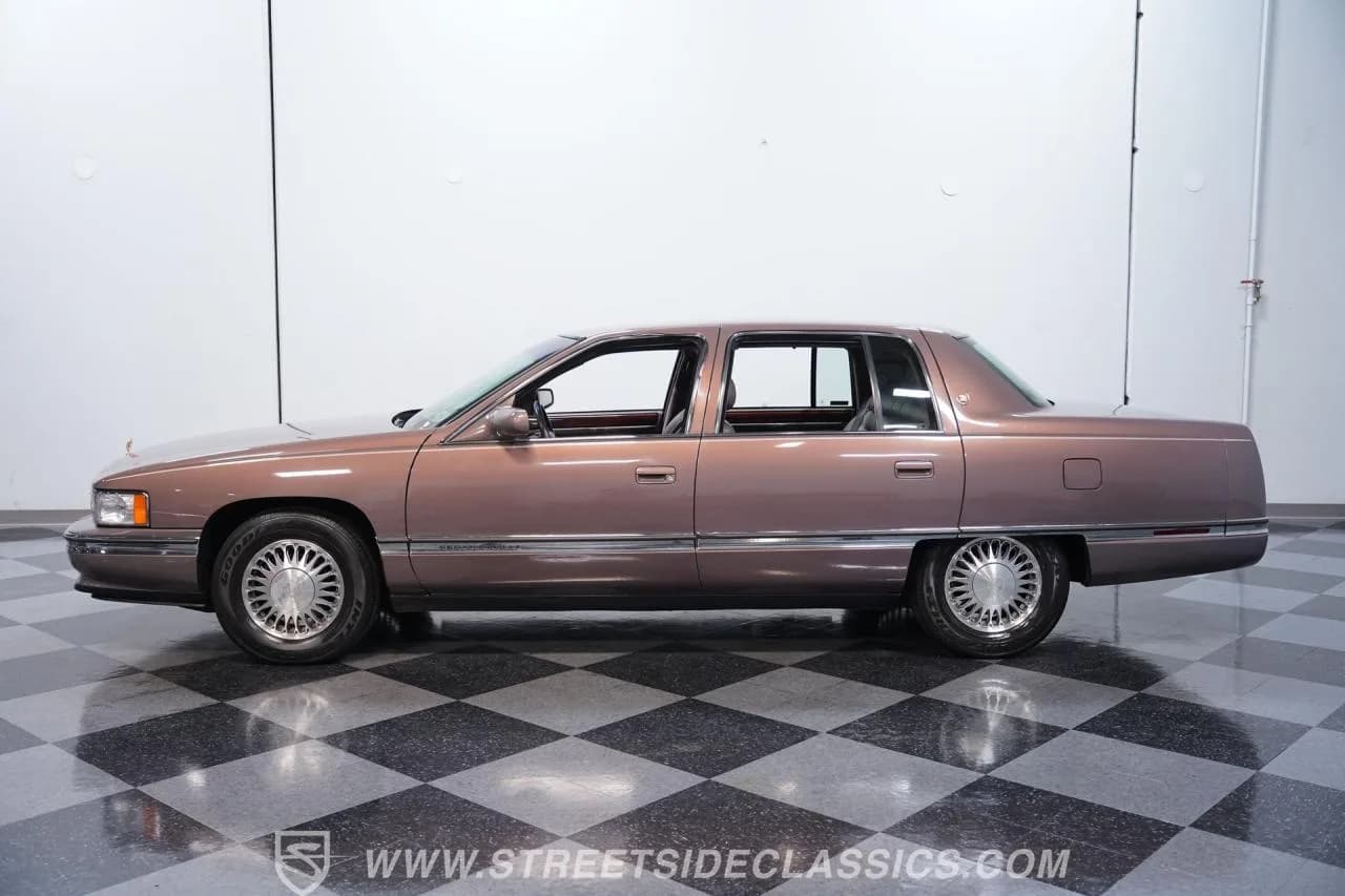 1995 Cadillac DeVille - Thumbnail 2