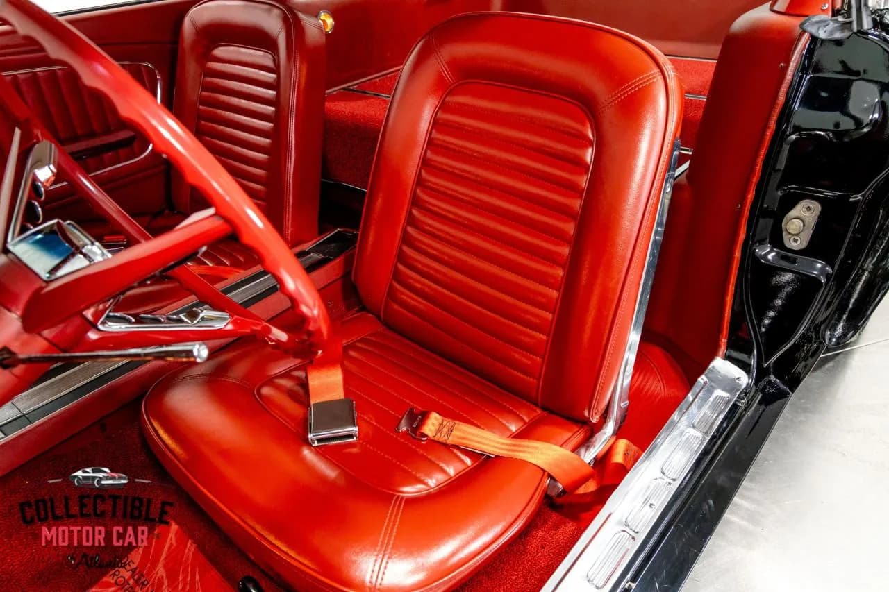 1965 Ford Mustang Fastback - Thumbnail 4
