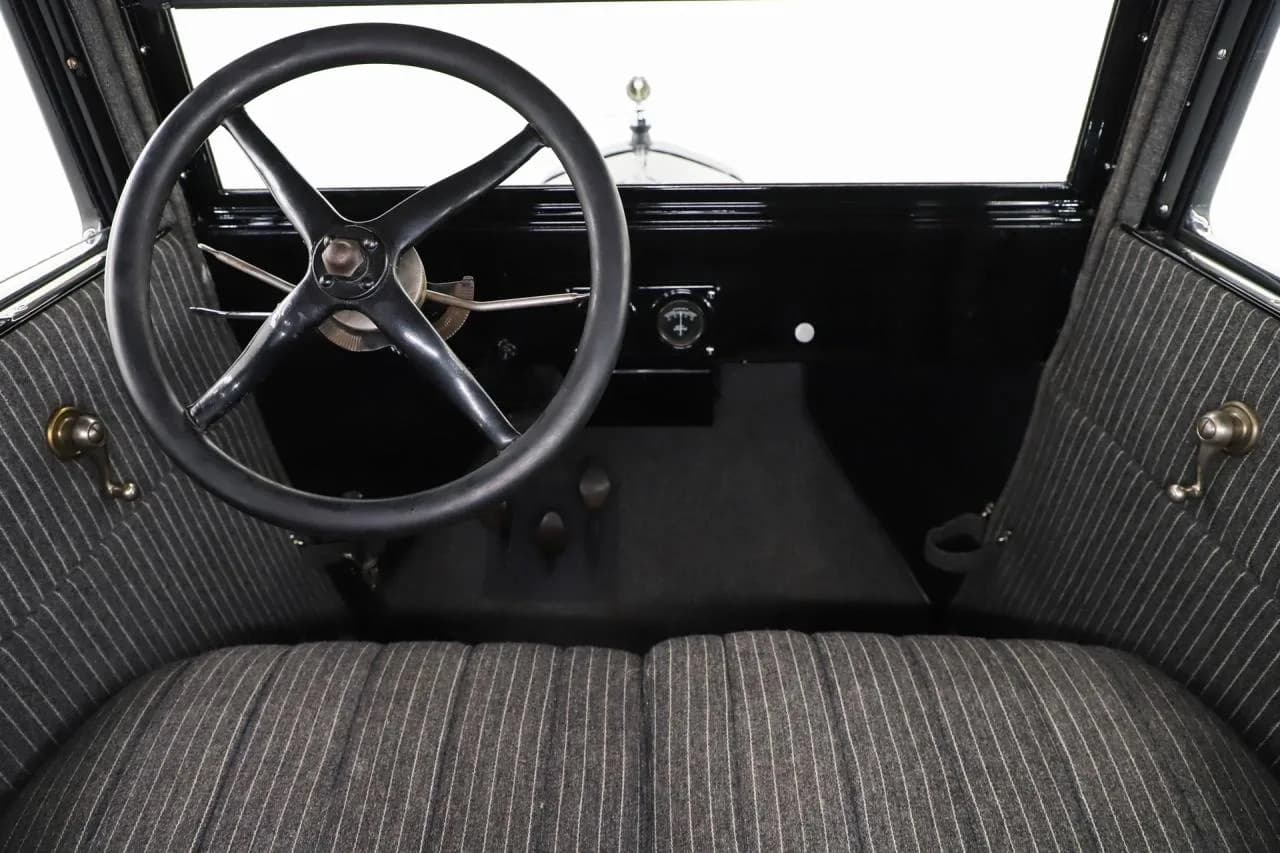 1923 Ford Model T - Thumbnail 2
