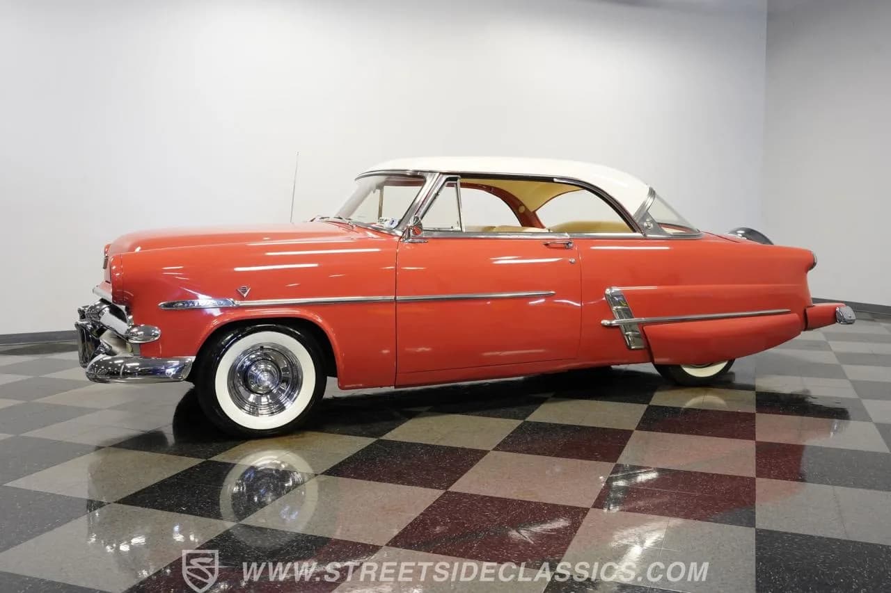 1953 Ford Crestline Victoria - Thumbnail 7