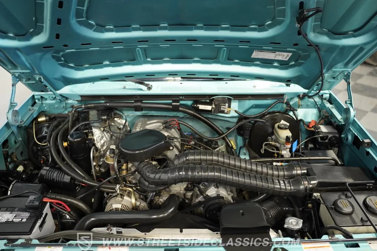 1995 Ford Bronco 4X4 - Thumbnail 4