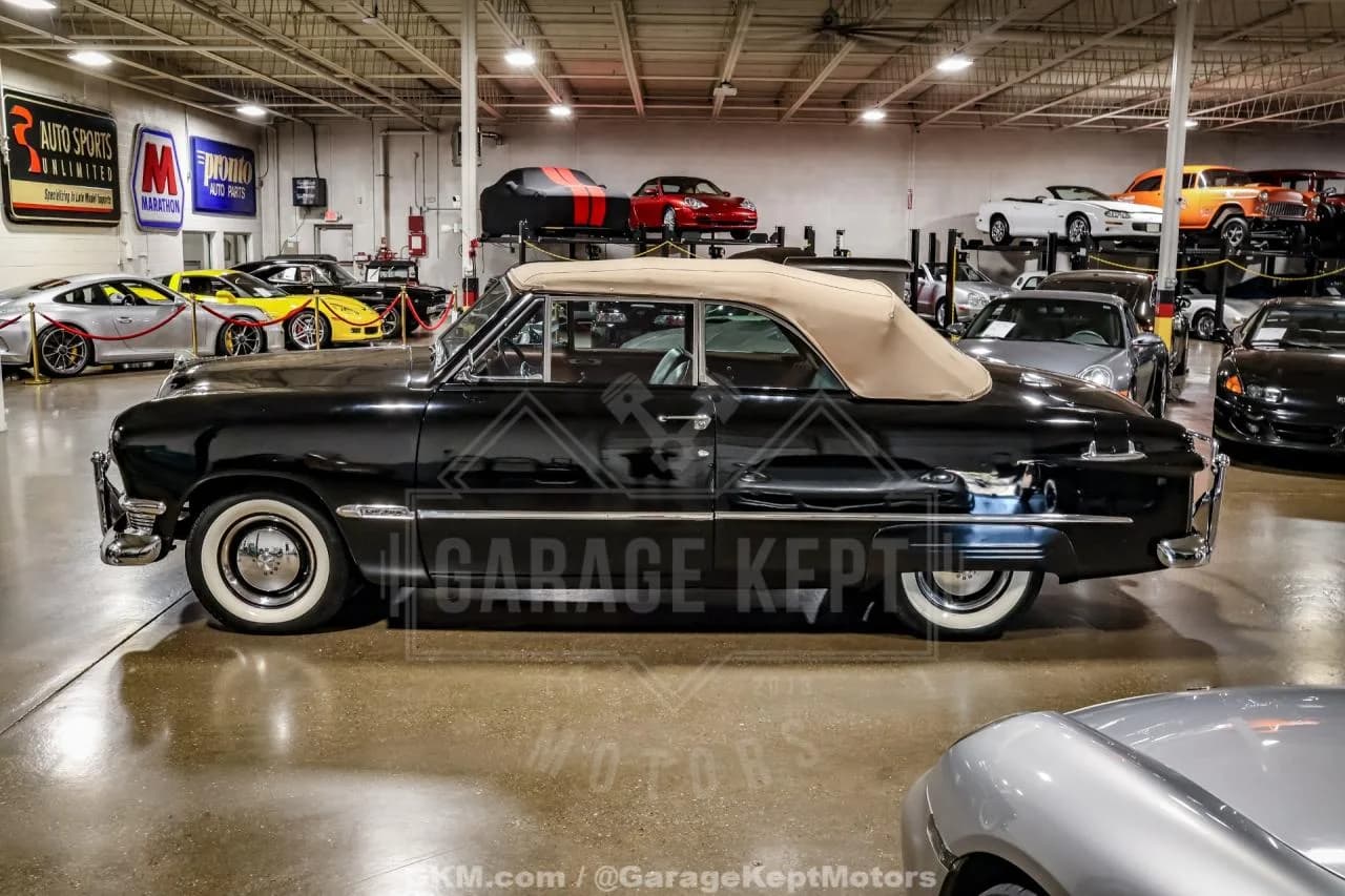 1950 Ford Custom Deluxe - Thumbnail 4