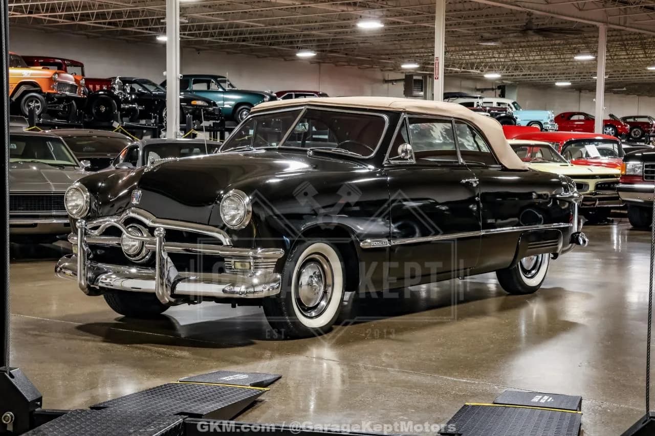 1950 Ford Custom Deluxe - Thumbnail 3