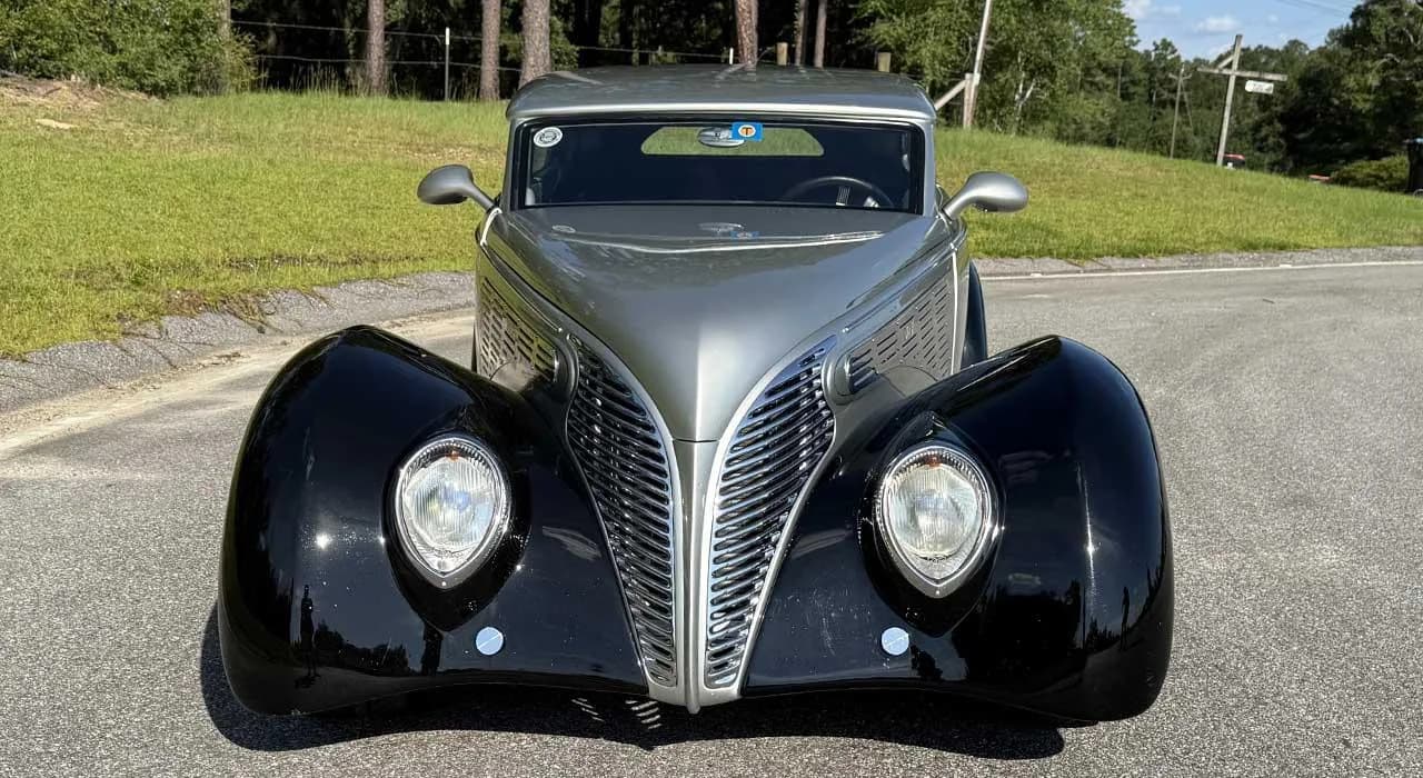 1939 Ford Deluxe - Thumbnail 6