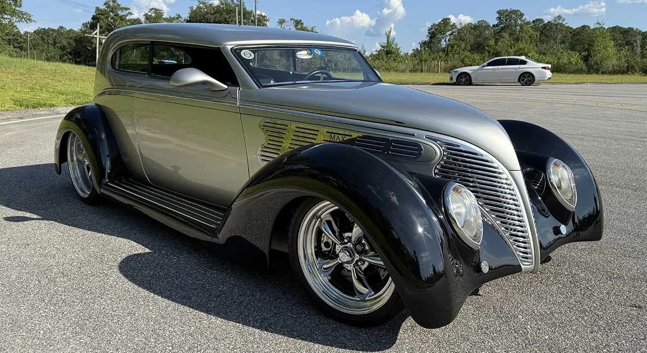 1939 Ford Deluxe - Thumbnail 2
