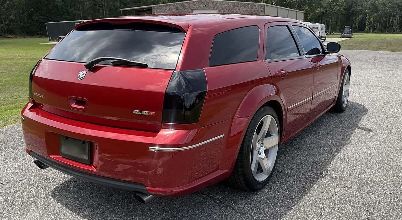 2006 Dodge MAGNUM SRT8 - Thumbnail 4