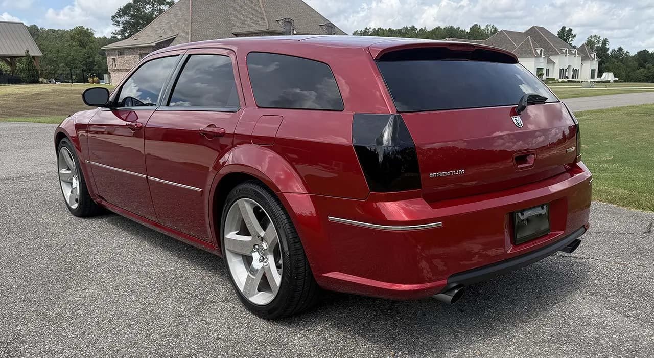 2006 Dodge MAGNUM SRT8 - Thumbnail 3