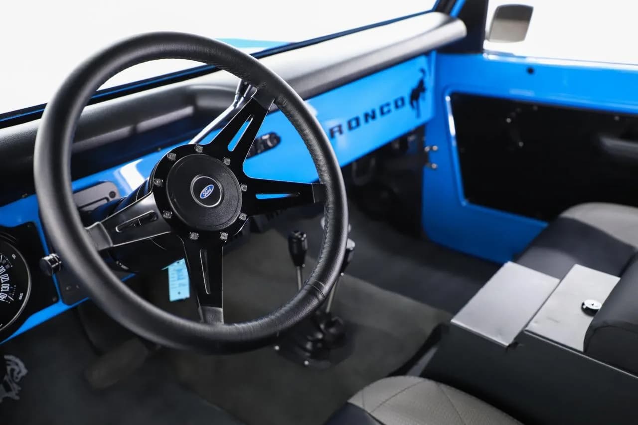 1973 Ford Bronco - Thumbnail 2