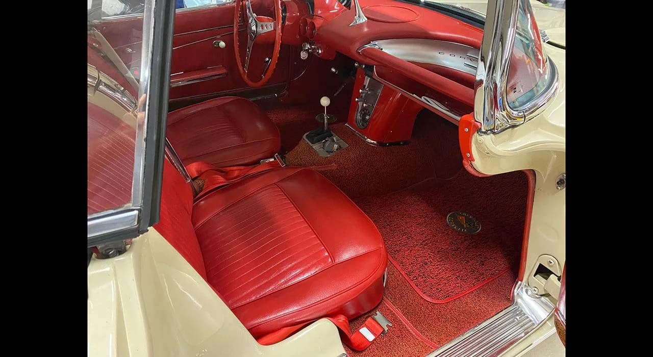 1962 Chevrolet Corvette - Thumbnail 6