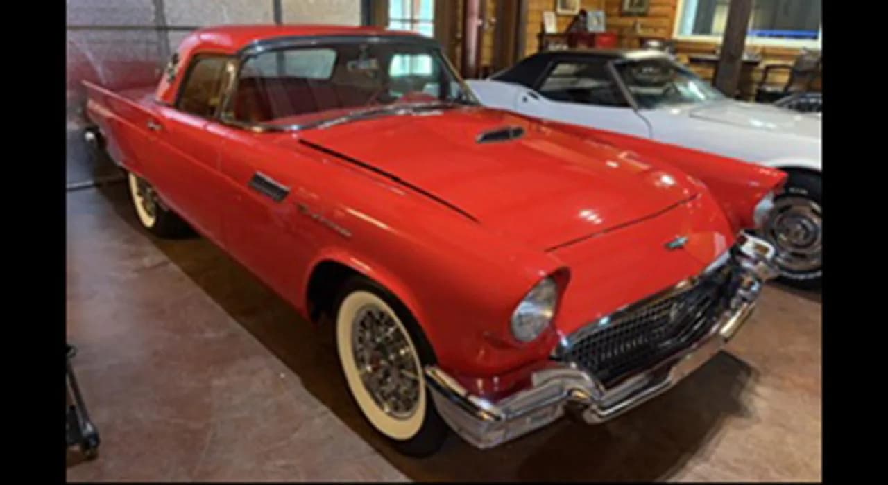 1957 Ford Thunderbird - Thumbnail 2