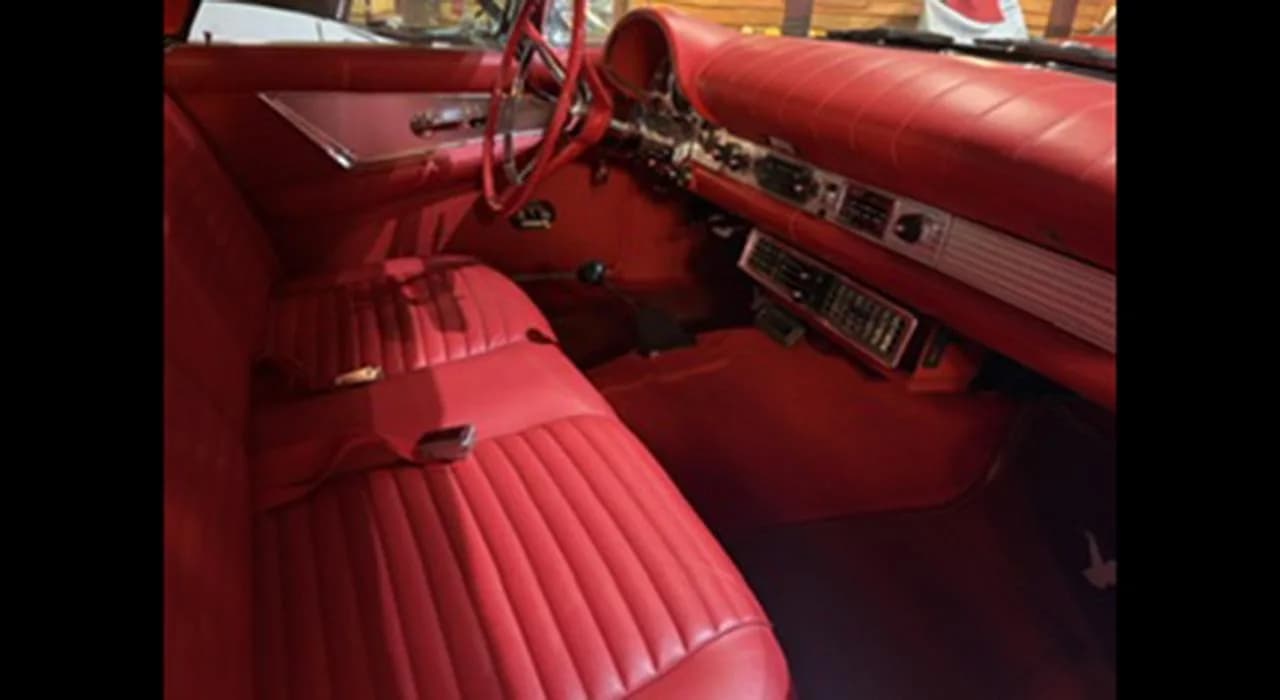 1957 Ford Thunderbird - Thumbnail 3
