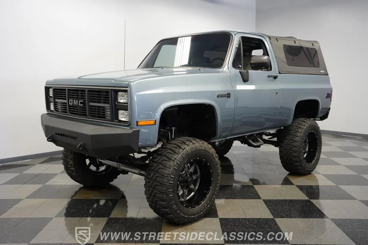 1984 GMC Jimmy 4X4 Restomod - Thumbnail 6