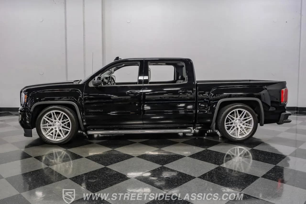 2017 GMC Sierra 1500 Denali Pro Touring - Thumbnail 2