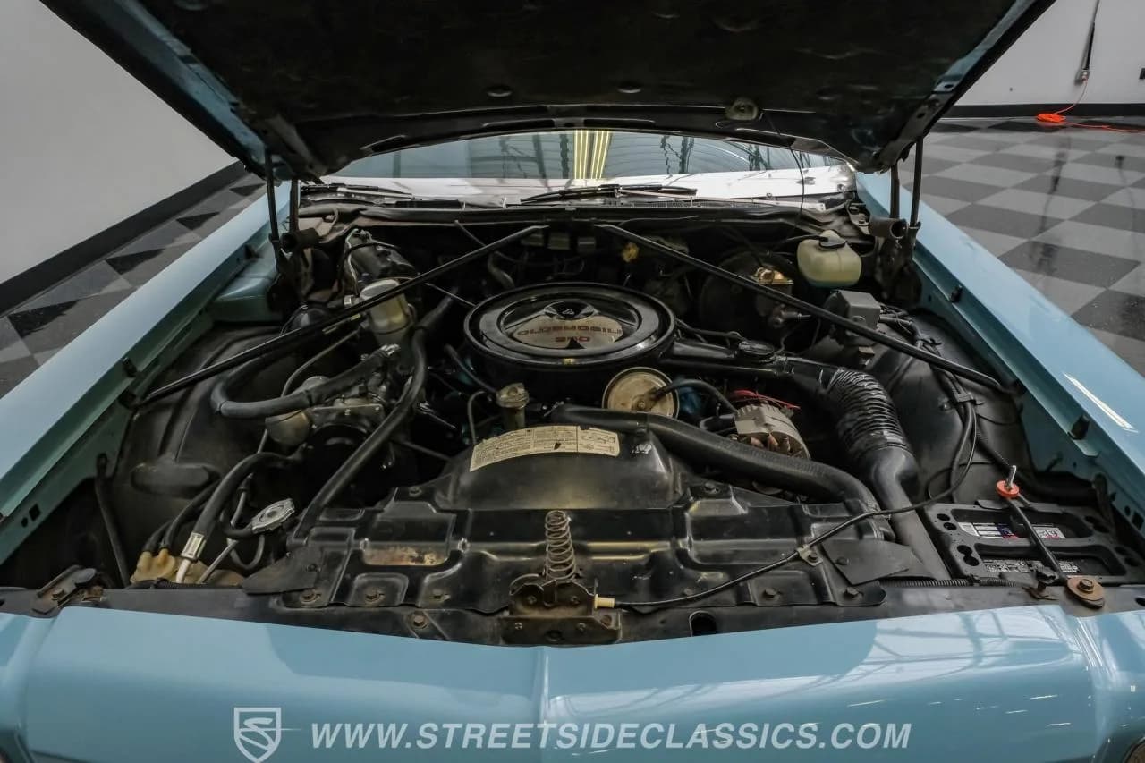 1975 Oldsmobile Delta 88 Royale Convertible - Thumbnail 3