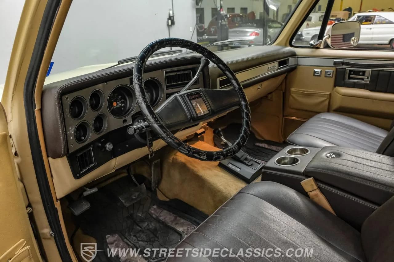 1985 GMC Jimmy Sierra Classic 4x4 - Thumbnail 4