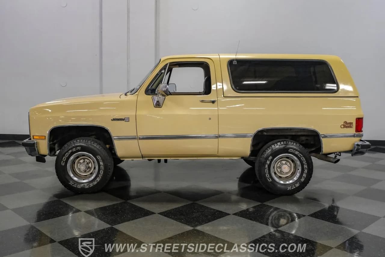 1985 GMC Jimmy Sierra Classic 4x4 - Thumbnail 2