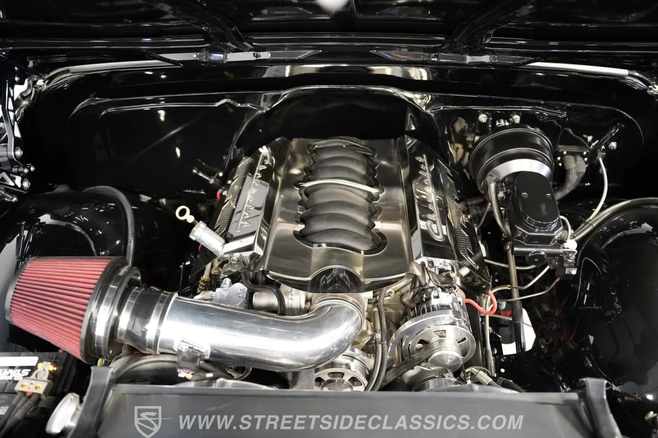 1969 Chevrolet K10 4X4 LS3 Restomod - Thumbnail 4