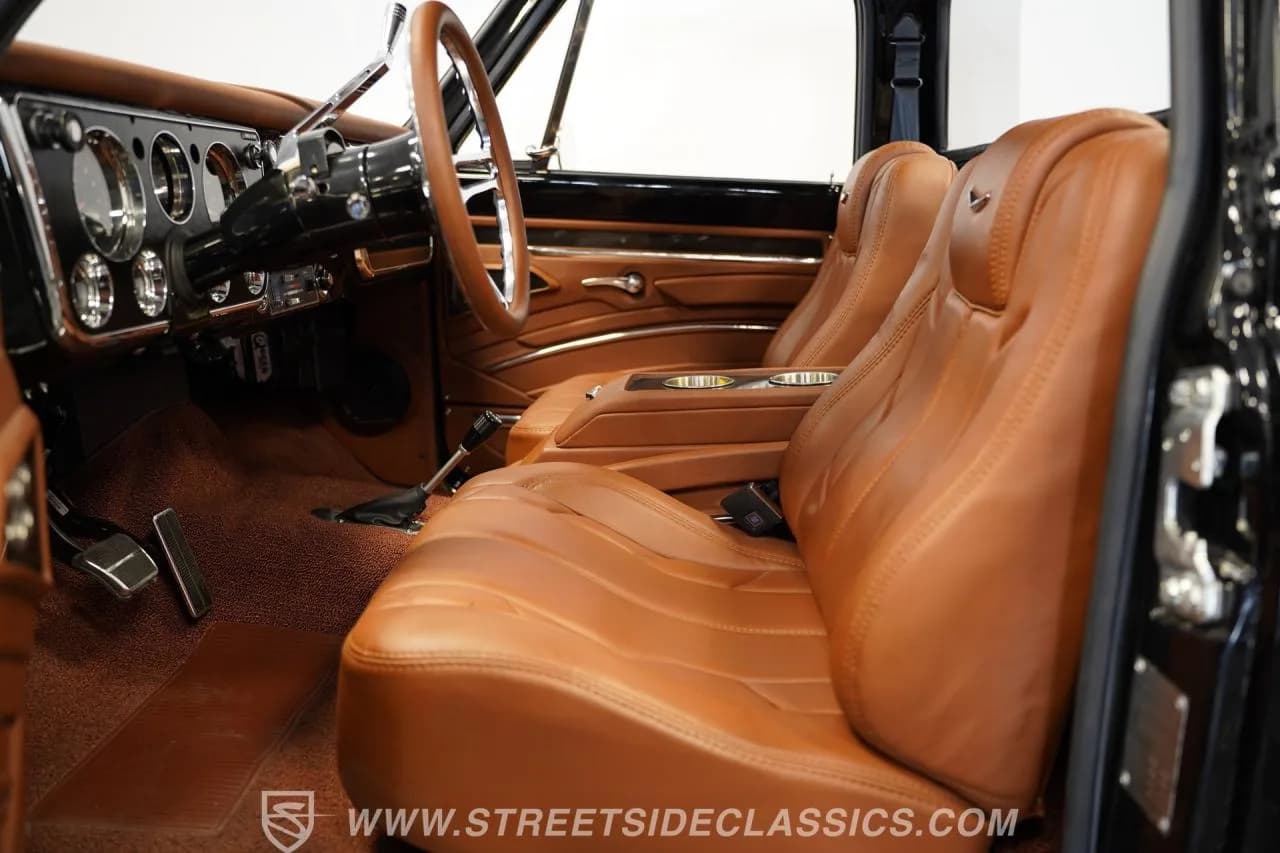 1969 Chevrolet K10 4X4 LS3 Restomod - Thumbnail 3