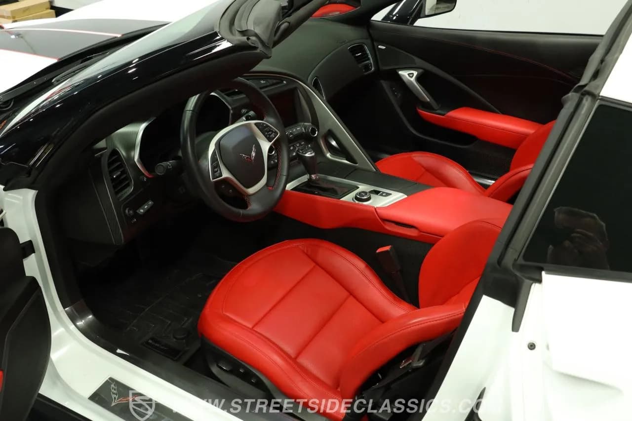 2015 Chevrolet Corvette Stingray 2LT Z51 - Thumbnail 4