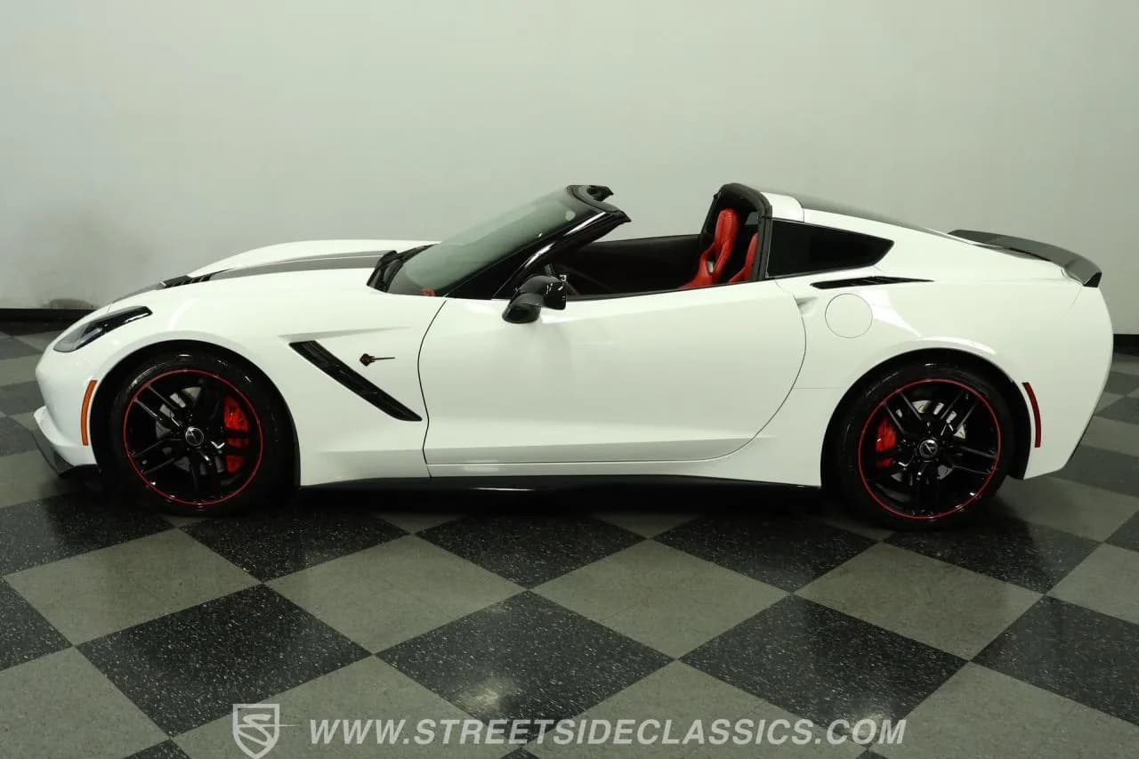 2015 Chevrolet Corvette Stingray 2LT Z51 - Thumbnail 2
