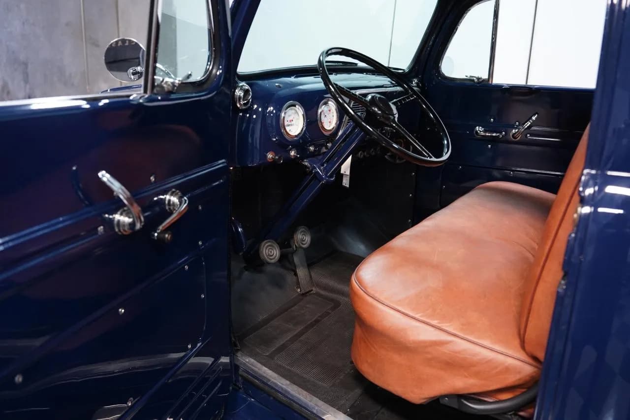 1952 Ford F-1 - Thumbnail 4