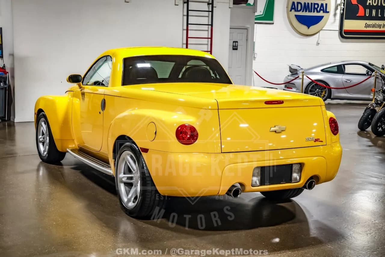 2004 Chevrolet SSR - Thumbnail 6
