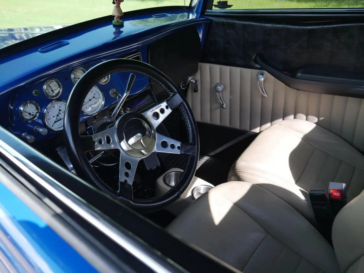1934 Ford Cabriolet - Thumbnail 5