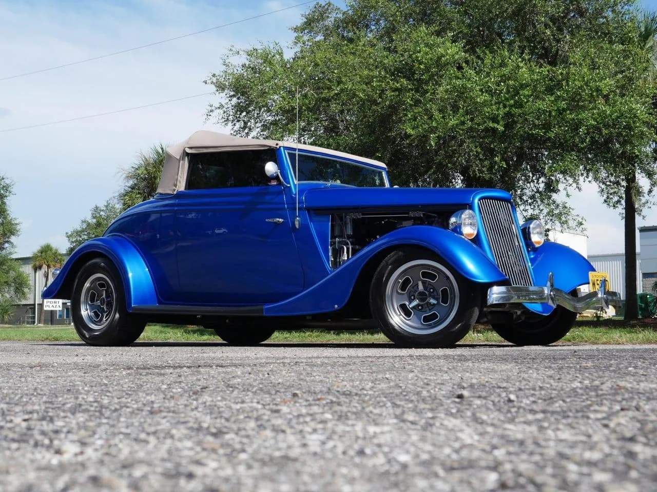 1934 Ford Cabriolet - Thumbnail 3