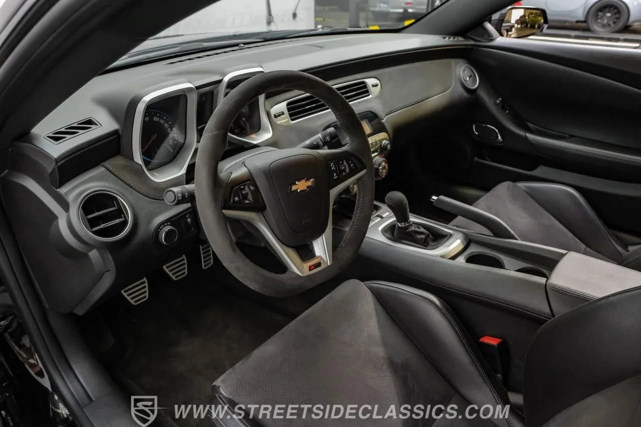 2015 Chevrolet Camaro Z28 - Thumbnail 4