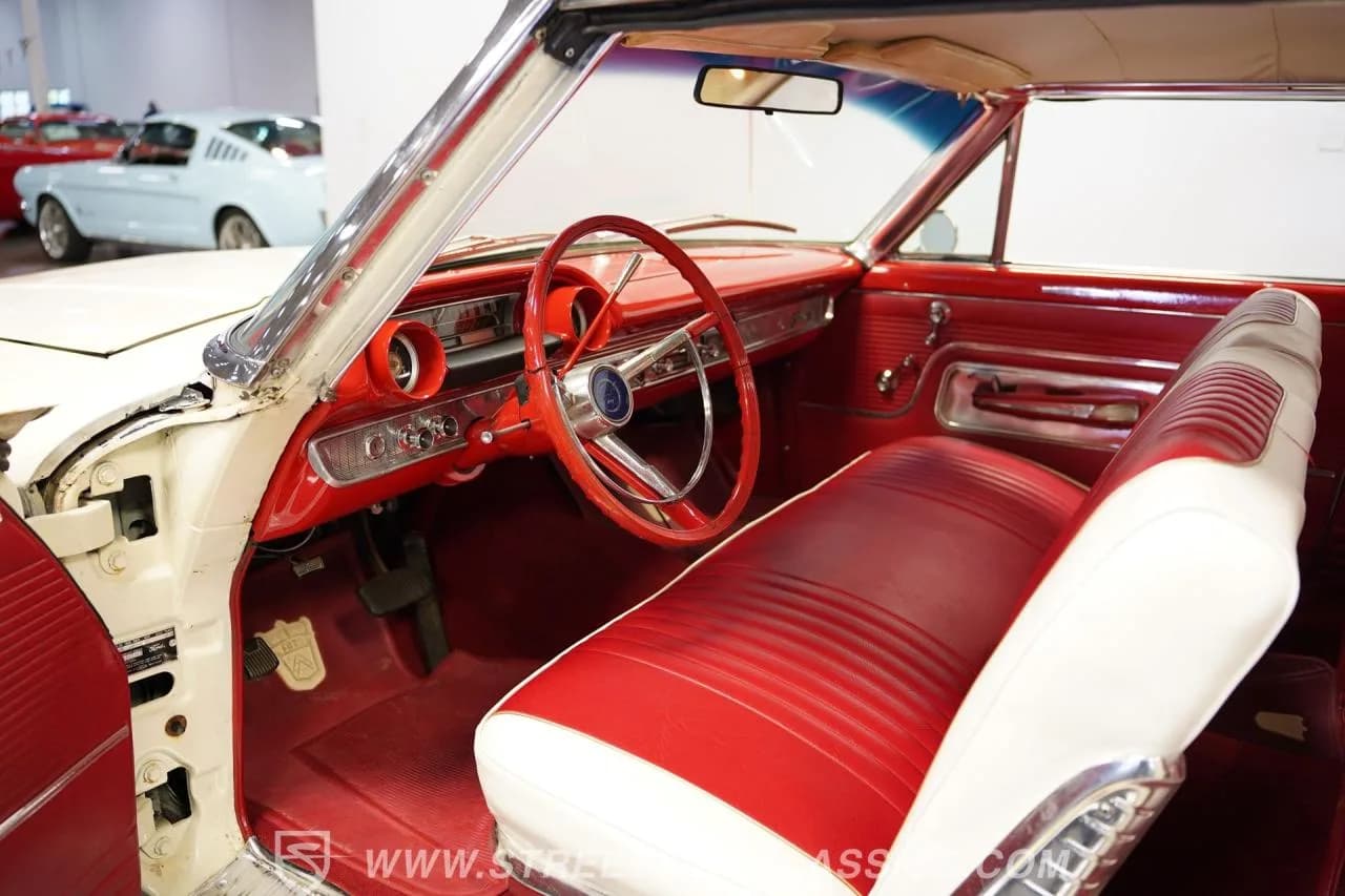 1963 Ford Galaxie 500 XL Fastback - Thumbnail 4