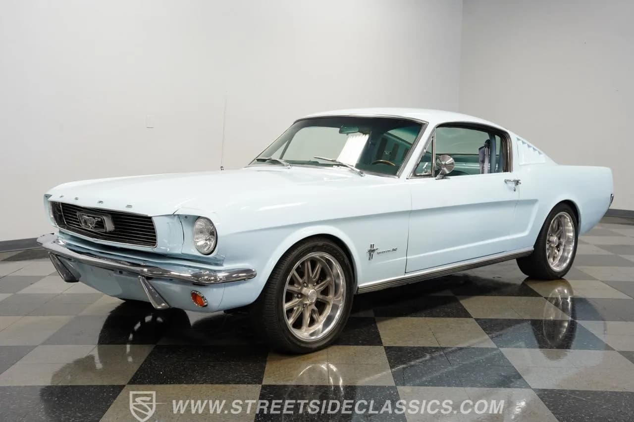 1966 Ford Mustang 2+2 Fastback Coyote Restomod - Thumbnail 6