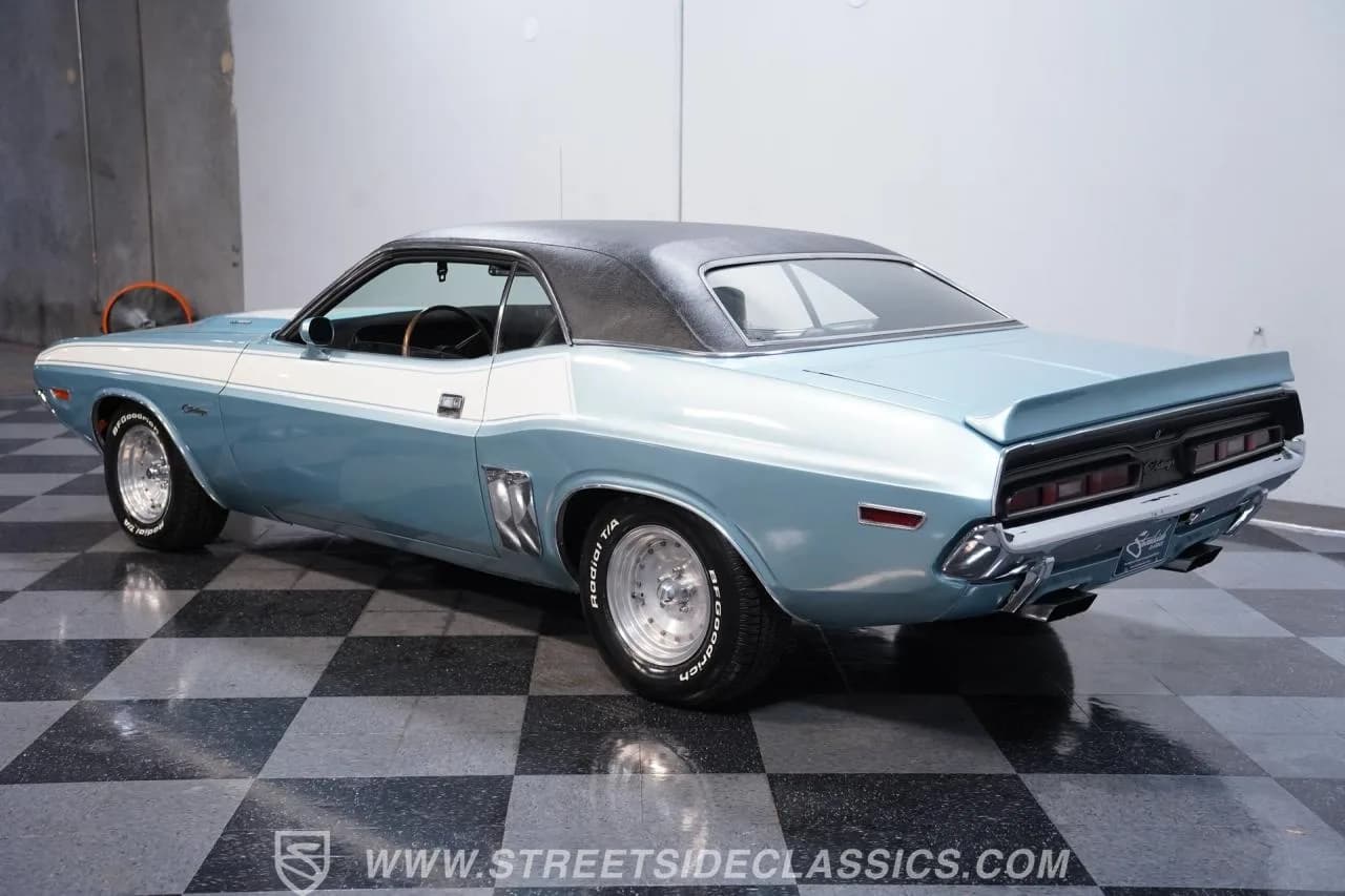 1971 Dodge Challenger R/T - Thumbnail 7