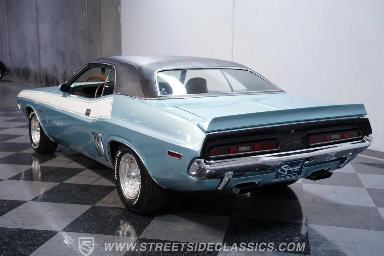 1971 Dodge Challenger R/T - Thumbnail 8