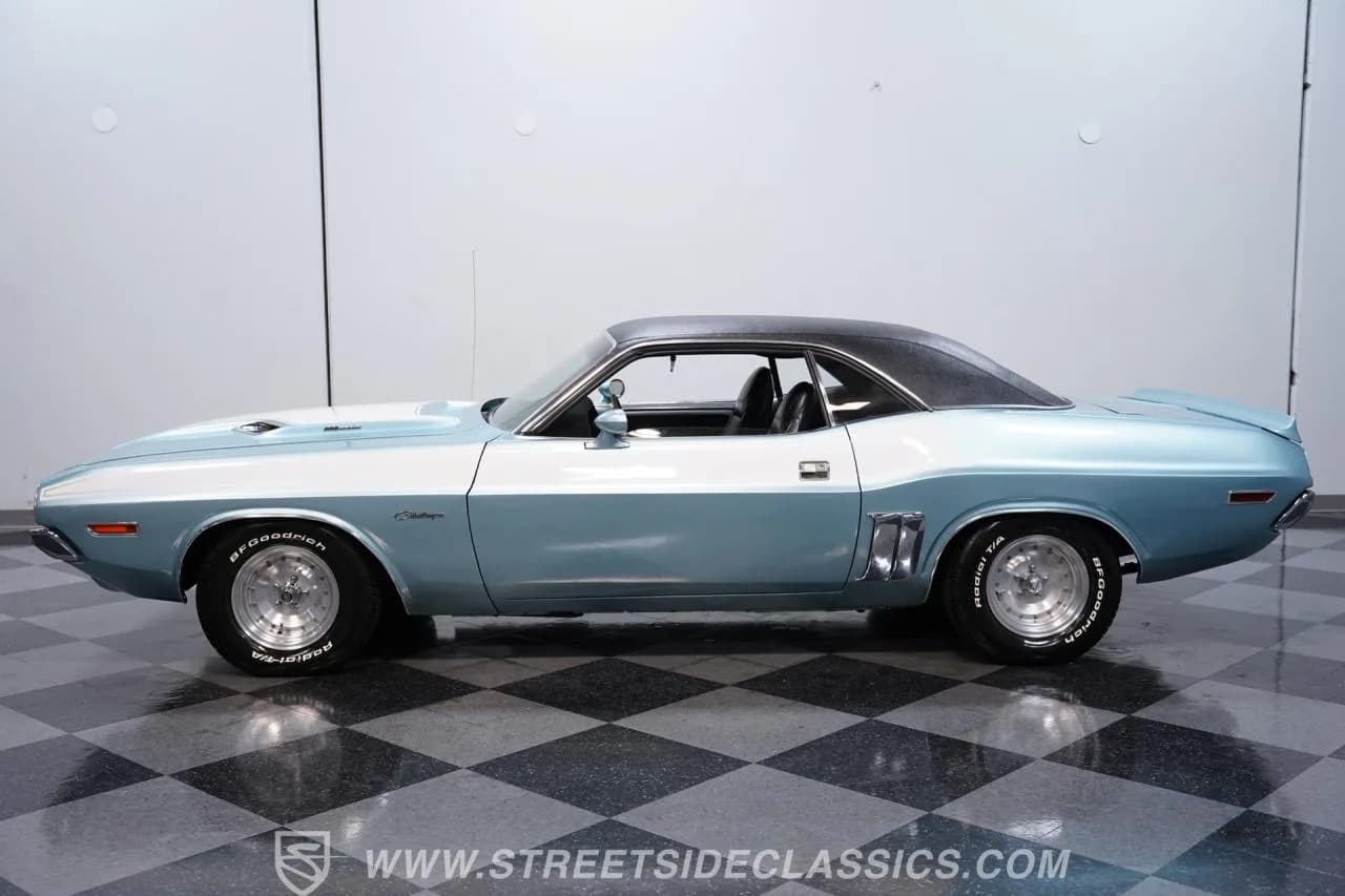 1971 Dodge Challenger R/T - Thumbnail 2