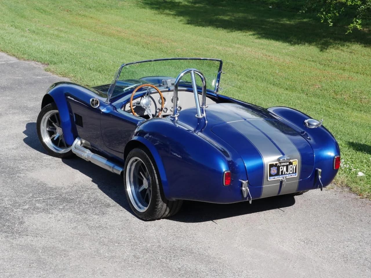 1967 Shelby Cobra Replica - Thumbnail 4